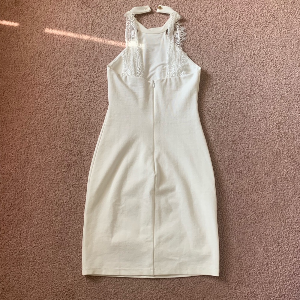 White dress - Picture 2 of 4